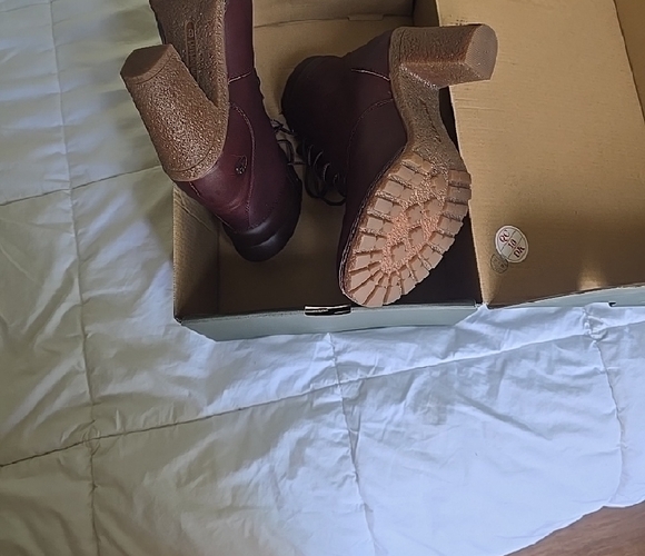 Timberland Burgundy Full Grain Leather Boots - Picture 2 of 6